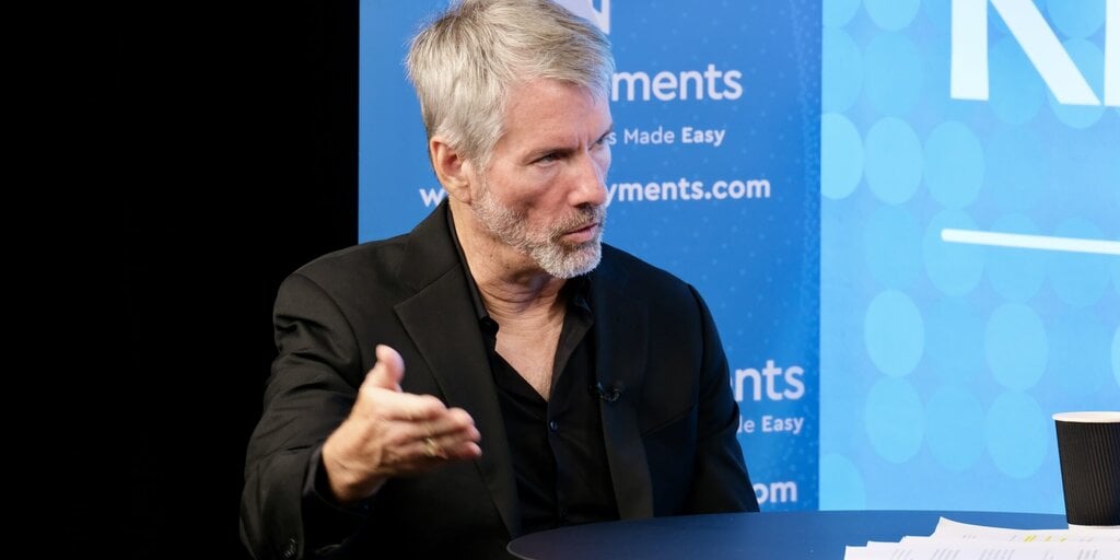 Bitcoin Giant Strategy Skips Bitcoin Buy With Stock Down 67% From Peak Decrypt logo